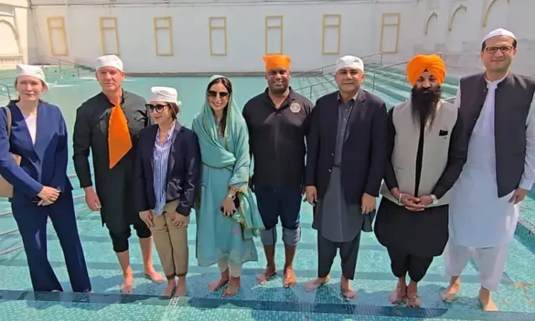 Naqvi with US Congressmen delegation at Kartarpur Corridor: Pic credit Hum News
