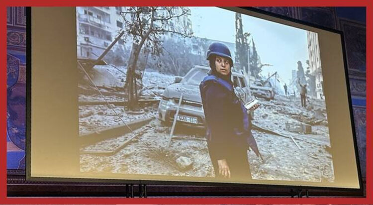 The photographer is also from Gaza and was herself evacuated in December 2023. She now portrays badly wounded Palestinians based in Doha. (X/@samarabuelouf)