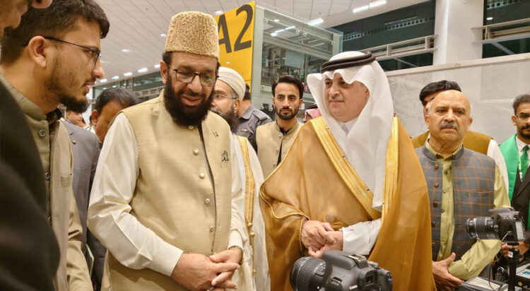 Pakistan’s Minister for Religious Affairs Sardar Muhammad Yousaf (2R) and Saudi Ambassador Nawaf bin Said Al-Malki (3R) at the New Islamabad International Airport to bid farewell to Hajj pilgrims in Islamabad on April 29, 2025. (Photo courtesy: MORA/Handout)
