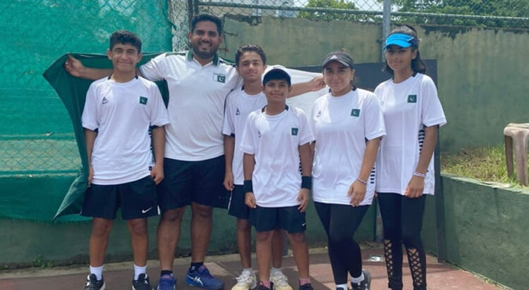 Pakistan's under-12 tennis team (Image: PTF)