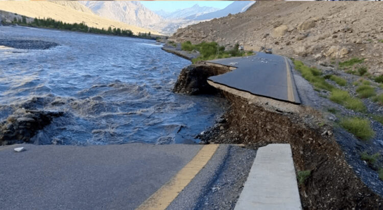The accelerated melting of glaciers has caused an unusually high flow in the Hunza River, which led to the highway being eroded and swept away. (Image: Jamil Nagri/Dawn.com)