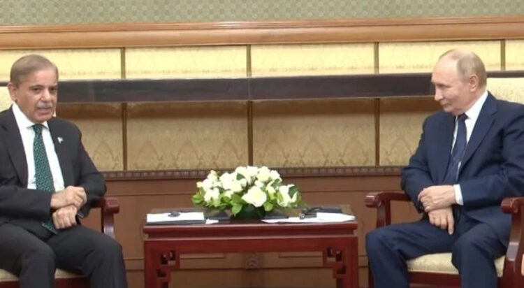 Prime Minister Shehbaz Sharif meets Russian President Vladimir Putin in Beijing, China, September 2, 2025. (Image: Geo News)
