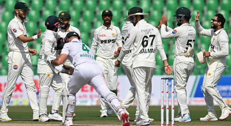 Pakistan vs South Africa Live Cricket Score, 1st Test Day 2: Stay updated with PAK vs SA Ball by Ball Match Updates and Live Scorecard from Lahore. (Picture Credit: AP)