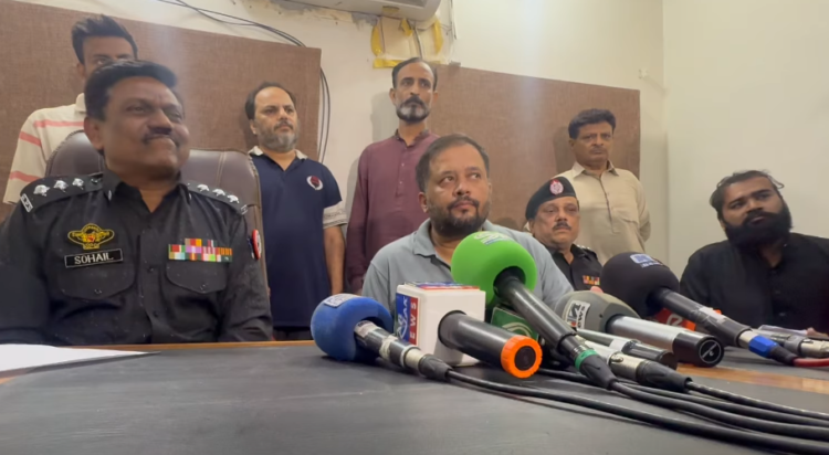 Zafar Abbas reveals identities of extortionists targeting welfare groups (Screengrab)