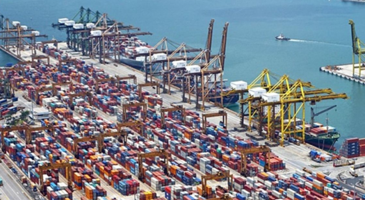 Port Qasim alone currently handles more than 40 percent of Pakistan’s seaborne trade, including petroleum products, chemicals, edible oil, and containerised cargo. With expanded capacity, the port is expected to manage even larger volumes in coming years. (File Photo)