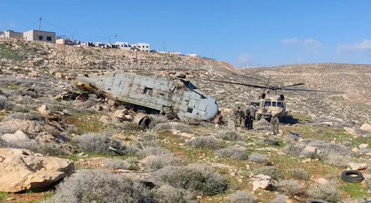 An Israeli Black Hawk helicopter crashed during a recovery operation in the West Bank.  (Image: X@Currentreport1)