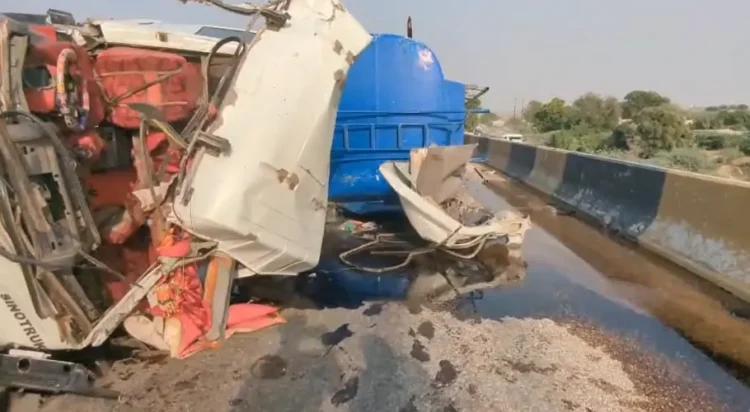 According to the Chhipa Foundation, nine individuals lost their lives in the incident, and the bodies are being shifted to a nearby hospital. (Screengrab)