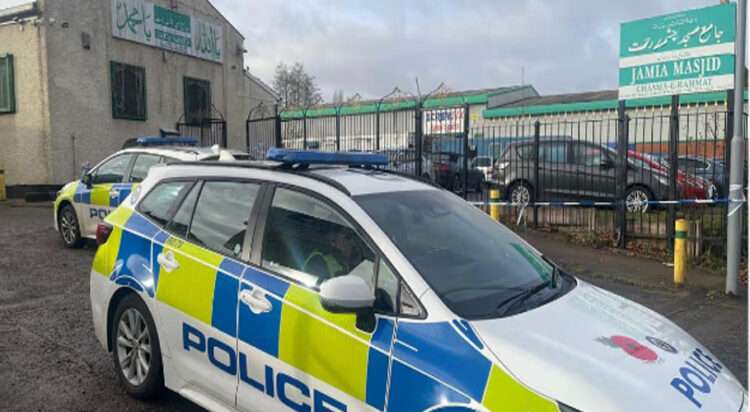 olice cars outside the Oldbury Jamia Mosque in Oldbury Road Smethwick with a murder investigation underway after an 18-year-old was 'stabbed to death' (Image; birminghammail.co.uk/)