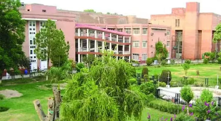 Lady Reading Hospital, Peshawar