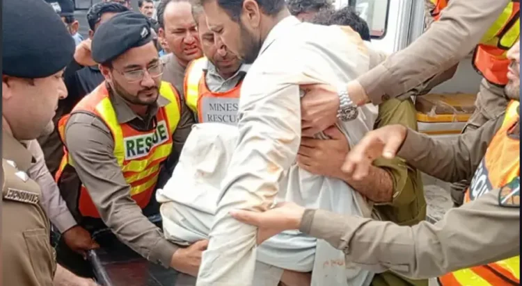 Rescue in Mardan: Miner found alive after over two weeks underground (Credit: Rescue 1122)