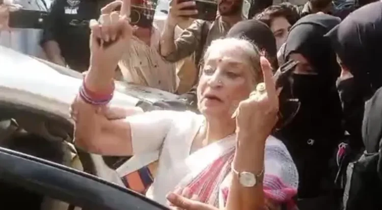 According to reports, police in Karachi’s South district took into custody eight women, including leaders of the Aurat March and the transgender community, as they arrived at the press club to hold a press conference.