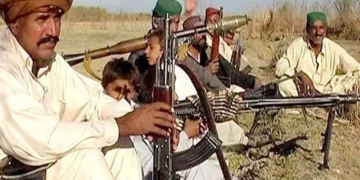 Members of notorious Chotu gang and the ring leader, Ghulam Rasool alias Chotu (right) can be seen in this photo taken in 2016. PHOTO: ONLINE/FILE